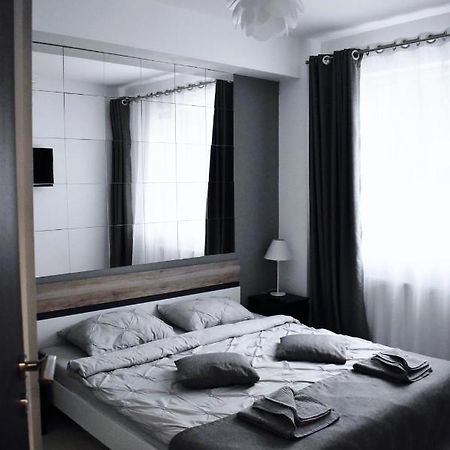 Etalon Airport Apartments Отопени Экстерьер фото