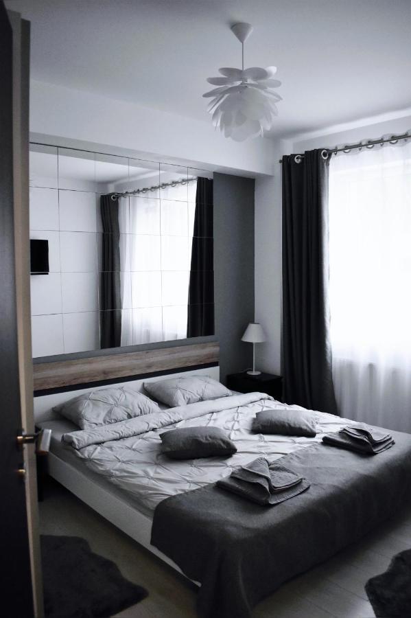 Etalon Airport Apartments Отопени Экстерьер фото